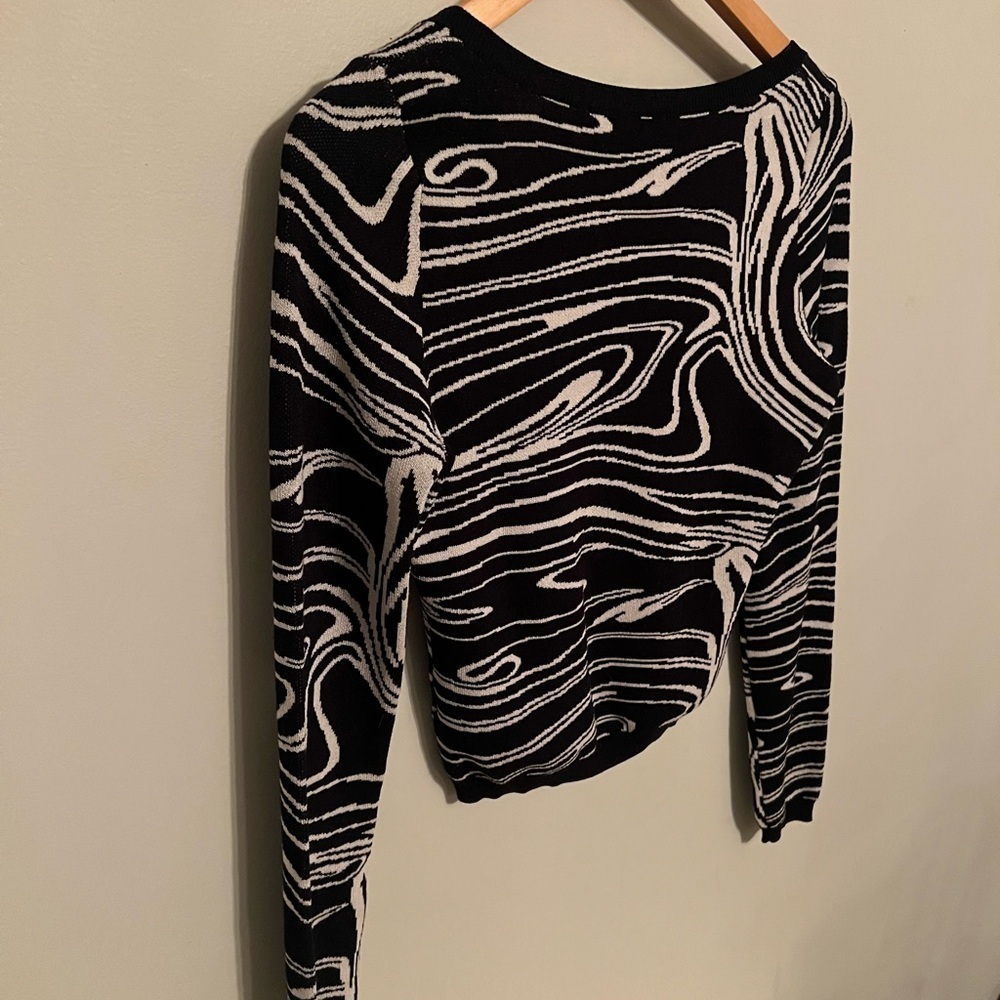 ASTR the Label Sweater Womens Medium Black Cream Sadie Marble Swirl Sweetheart - Picture 10 of 11